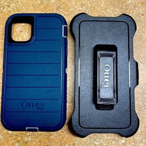 Brand new otter box case iPhone 11 Pro Max never been used